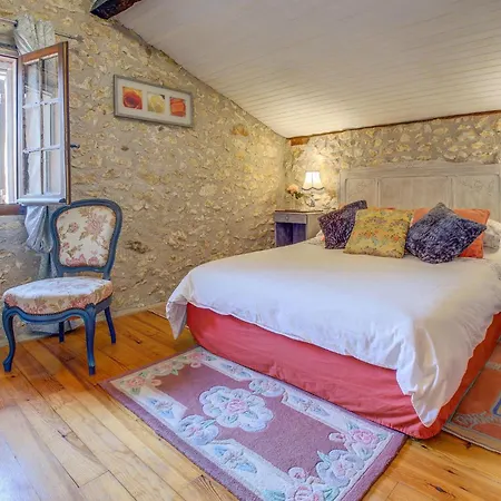 4 Bedroom Lovely In Douzillac