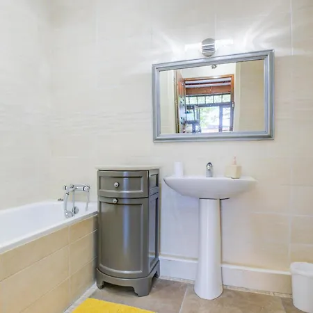 Holiday home 4 Bedroom Lovely In Douzillac