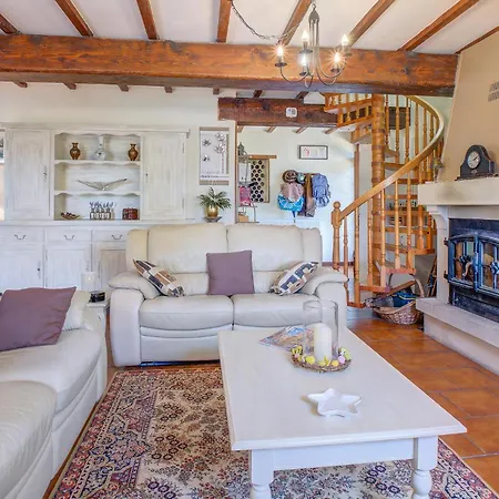 4 Bedroom Lovely In * Douzillac